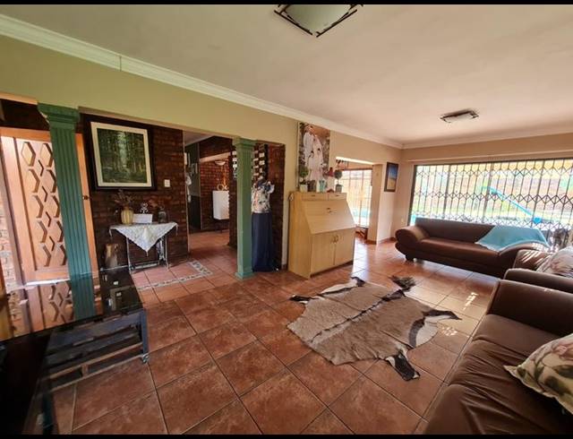 3 BEDROOM HOUSE FOR SALE IN VANDERBIJLPARK SE 3